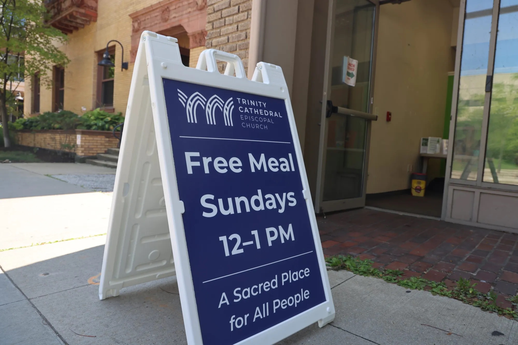 APATT Sign Sunday Meal